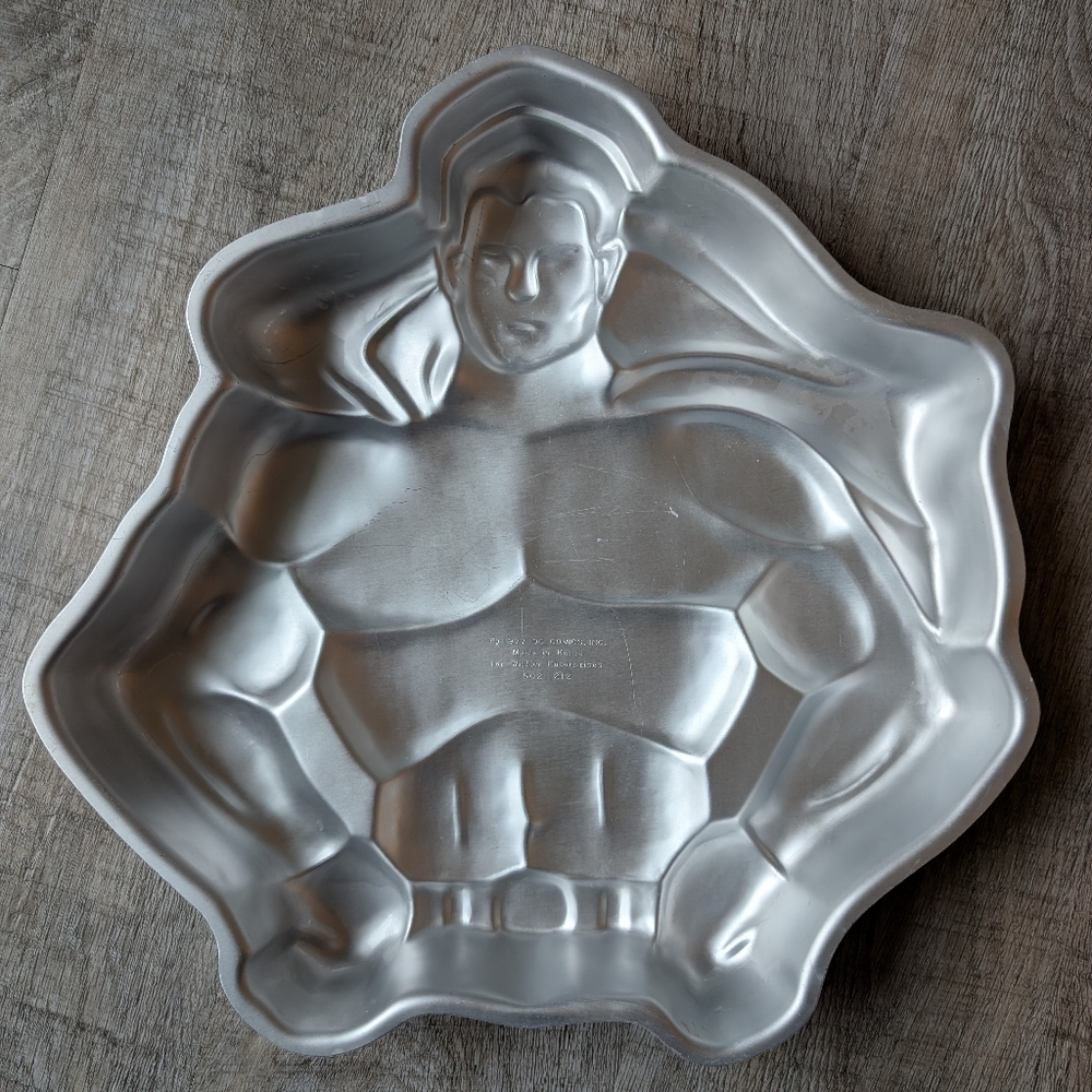 Superman DC Comics Vintage 1977 Cake Tin Pan Mould by Wilton